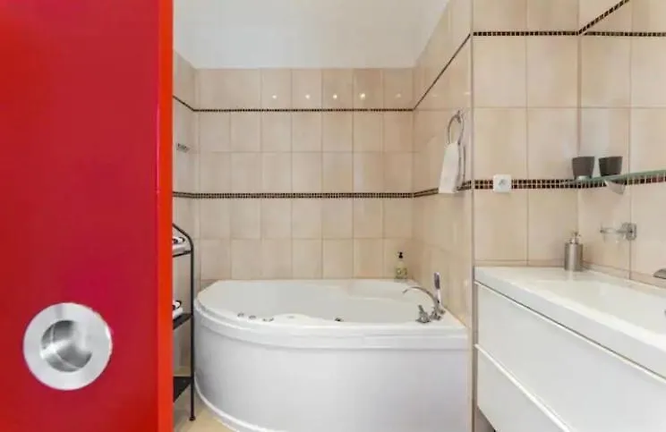 Lenka'S Cozy Red Studio + Lenka'S Cozy Gold Apartment Prague