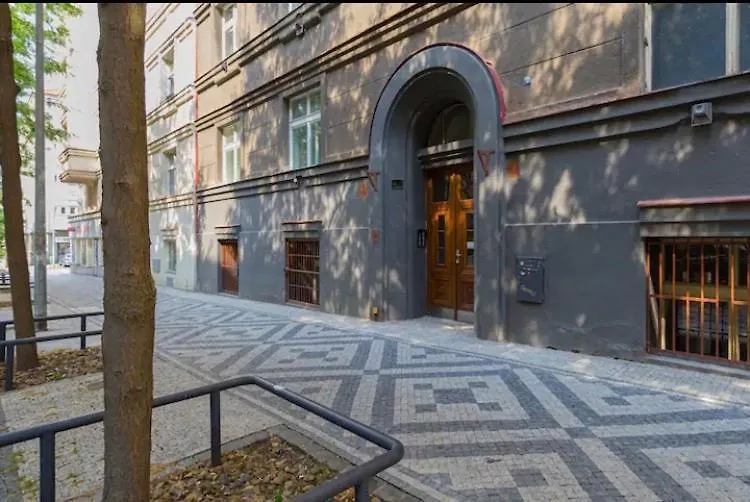 Lenka'S Cozy Red Studio + Lenka'S Cozy Gold Apartment Prague