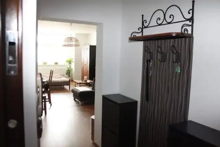 Lenka'S Cozy Red Studio + Lenka'S Cozy Gold Apartment Prague